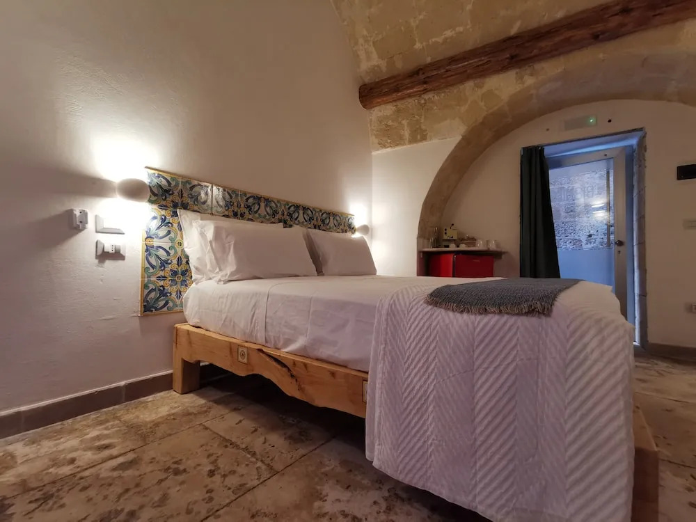 DIONISO Bed & Wellness