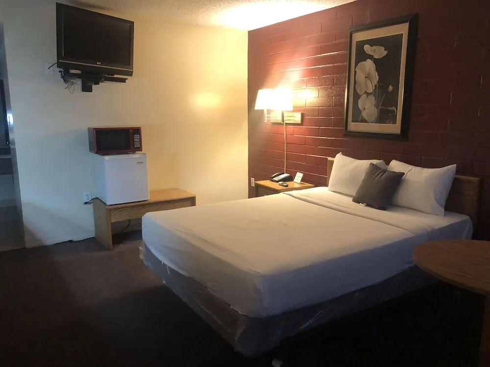 Lazy 8 Motel