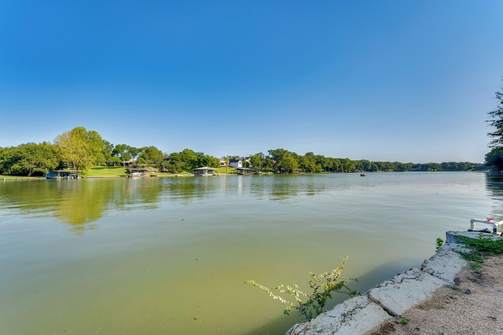 Luxe Waterfront Home w/ Boat Slip in New Braunfels
