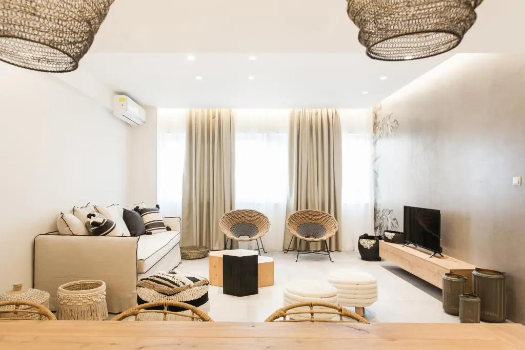 *** Apt 110m2 3bed 2bath, walk to Acropolis ***