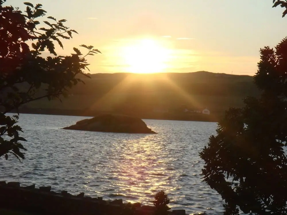 Dunfanaghy - Sea Views- in Village - Parking