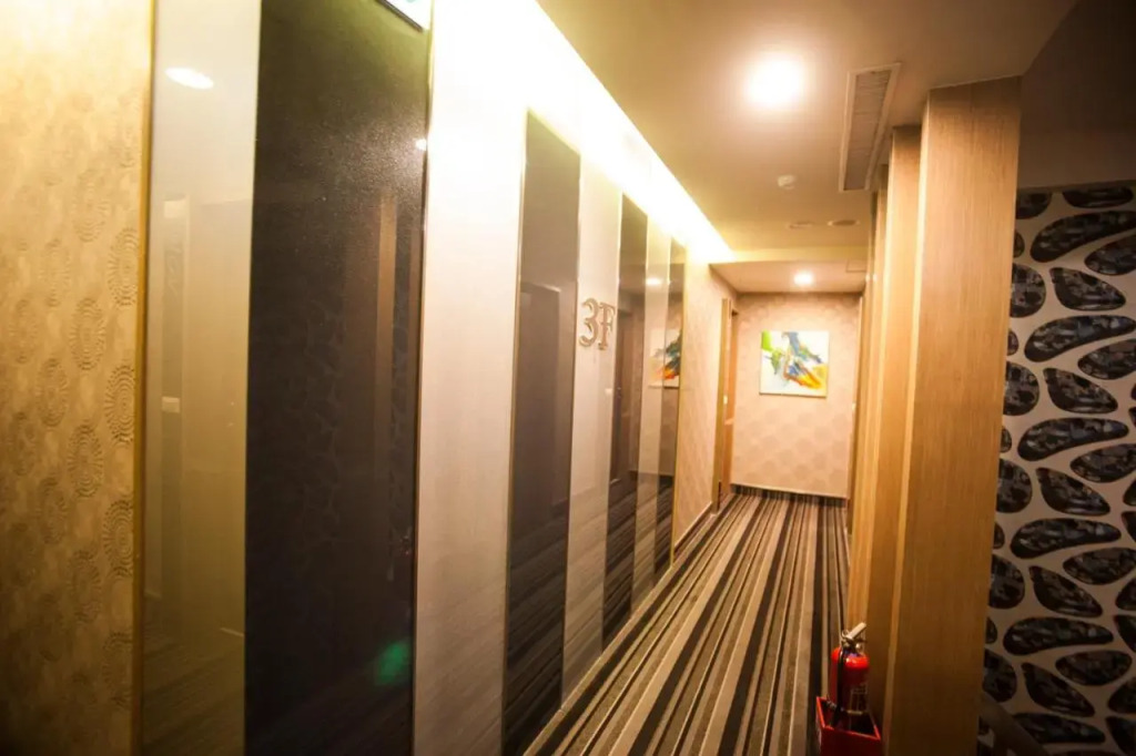 Love Hotel