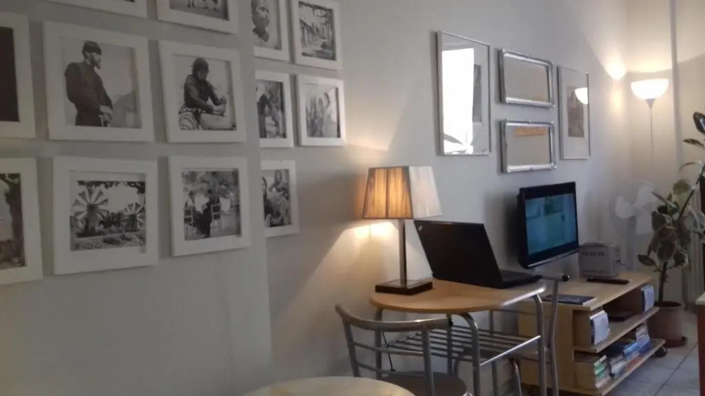 Awesome studio, 5 mins to beach, cafe, old town