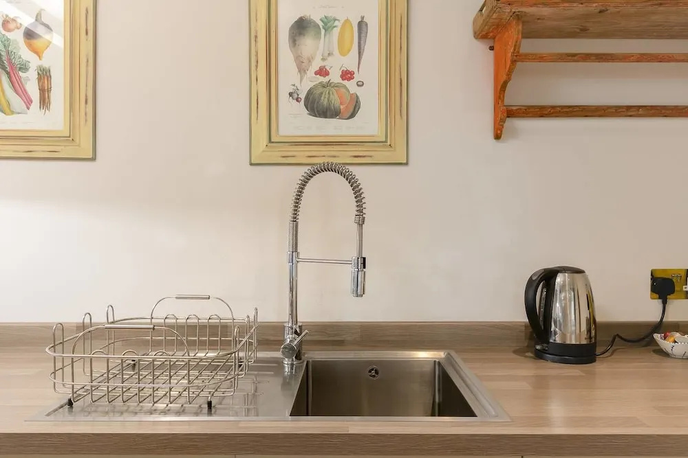Beautiful 1BR Home in Chelsea - 3 Guests!