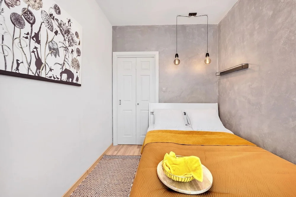Lumina 4-room apartment in Center