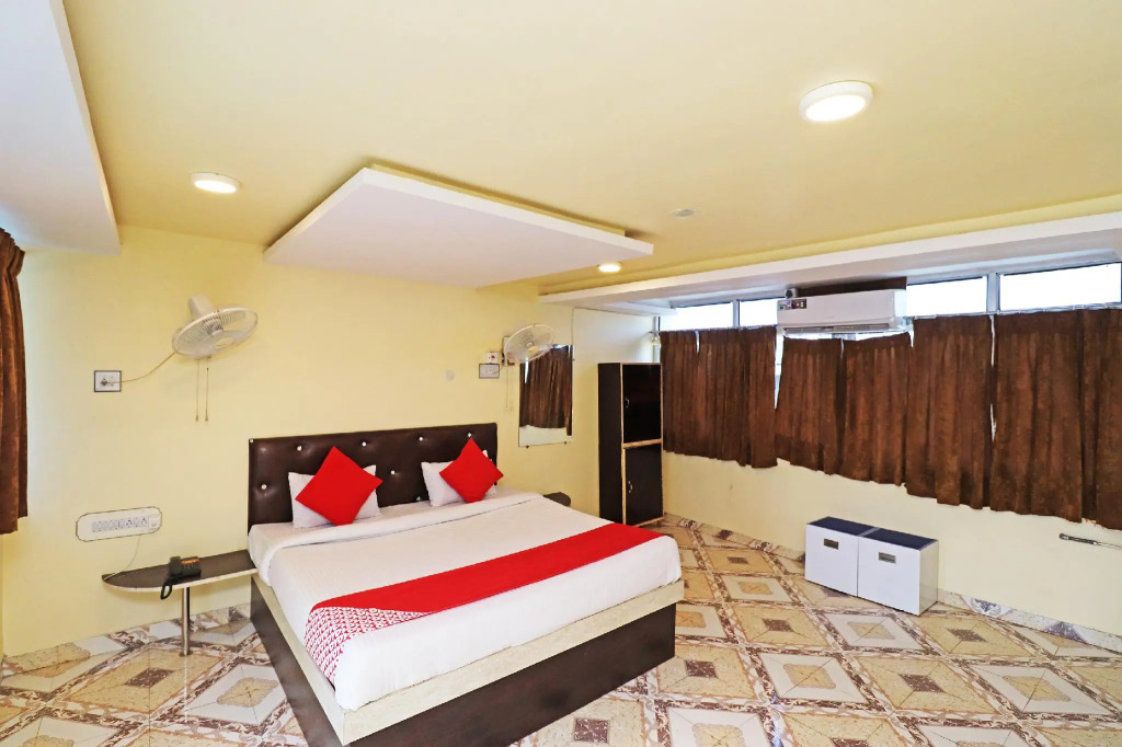 OYO 44996 Hotel Shri Shubhmangalam