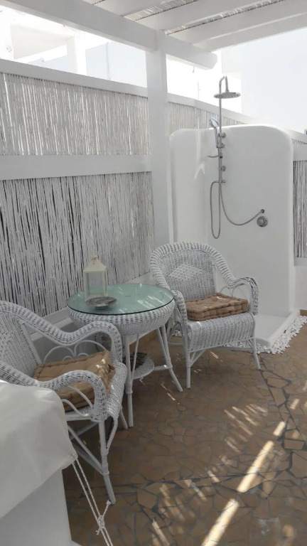 Heliotropio Studios & Apartments