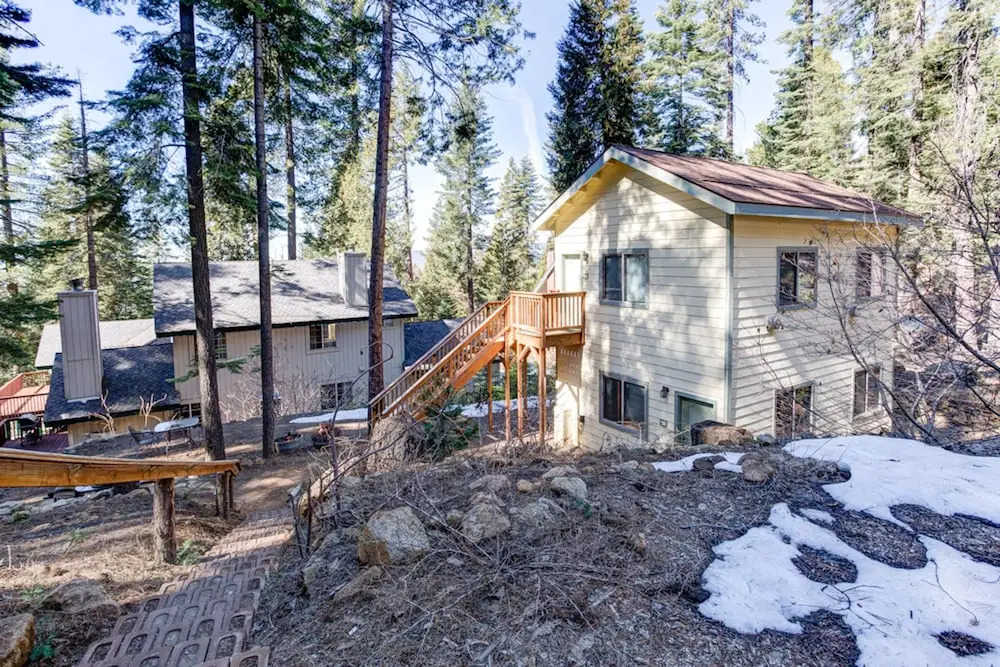 Yosemite Woods Duplex in Yosemite-Upper Unit