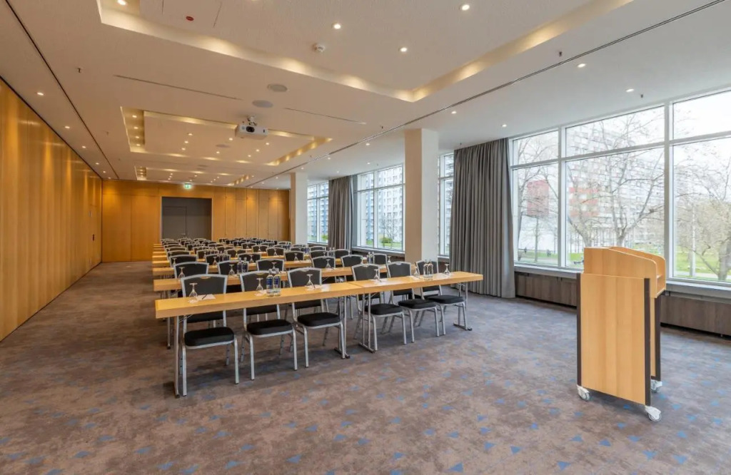 Отель NYX Erfurt by Leonardo Hotels