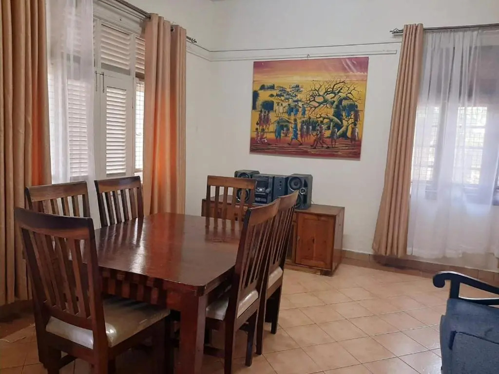 Elisol Residence