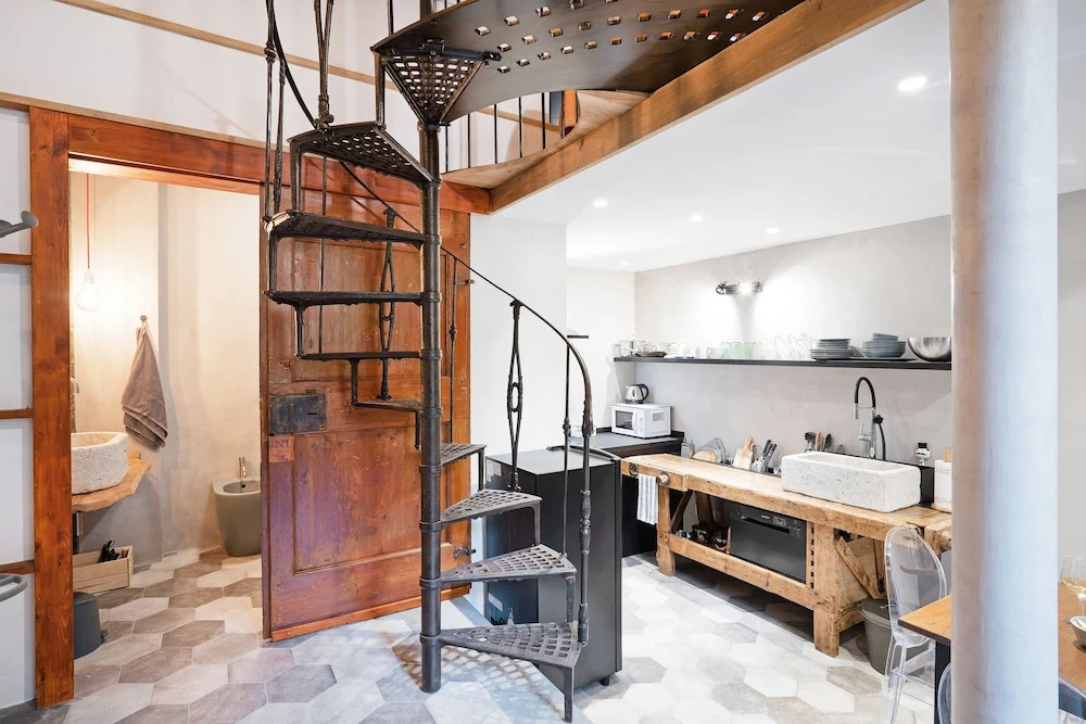Florence Oltrarno Duplex Apartment