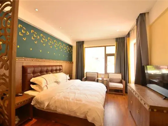 Dege Red Paradise Theme Culture Hotel