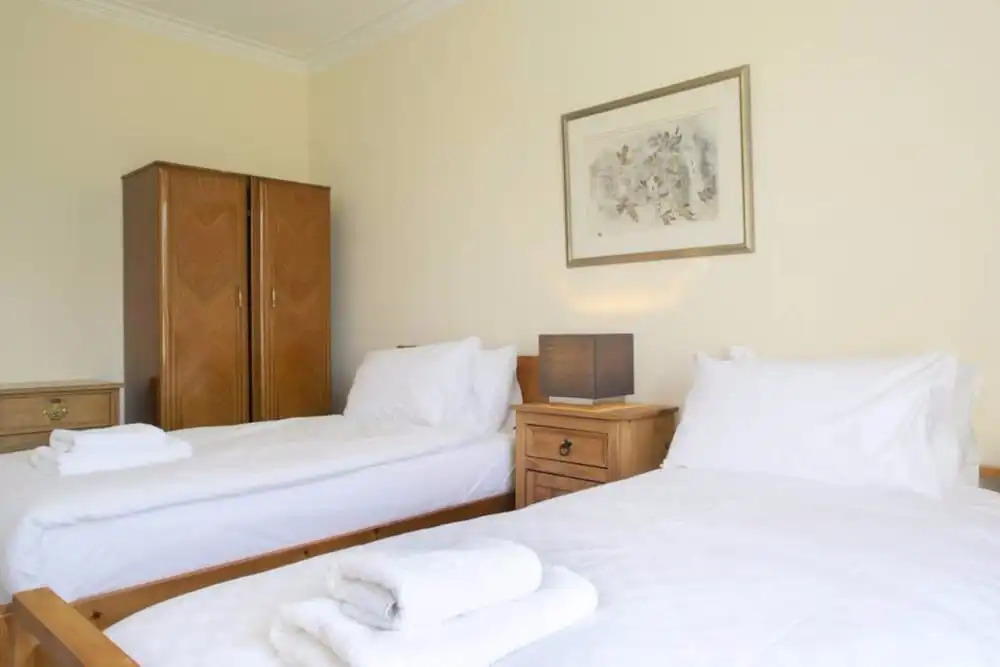 3 Bedroom Apartment With Private Entrance