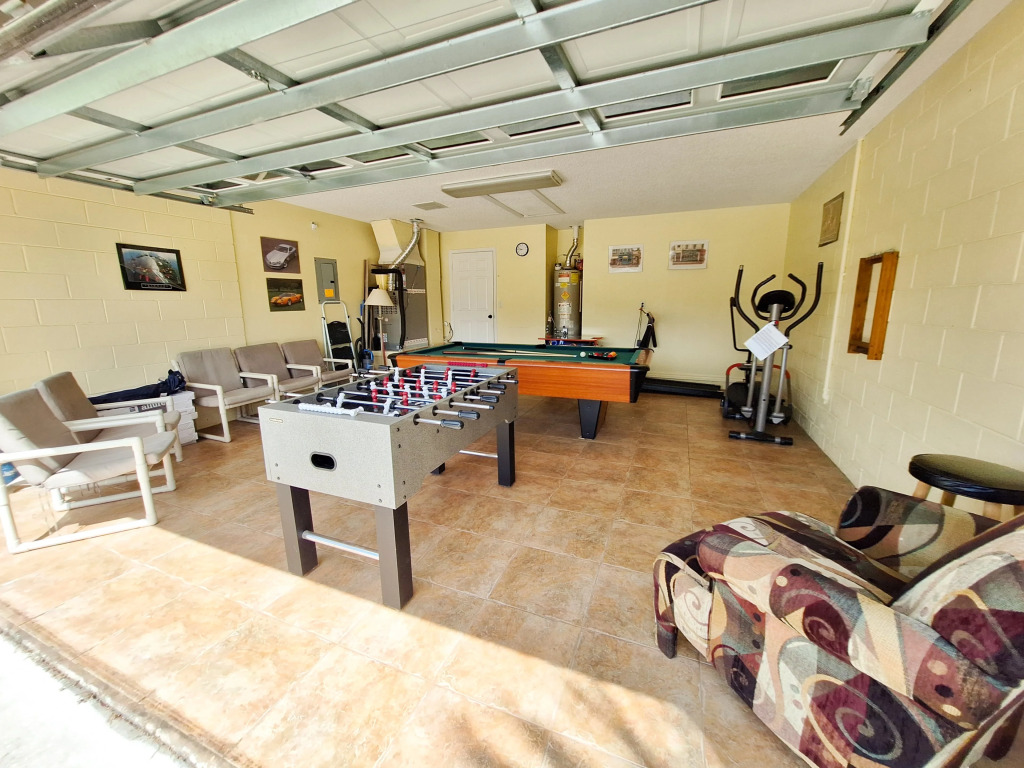 4 BED 3 BATH, OVERSIZED POOL AREA, GAMES ROOM, Clermont, US