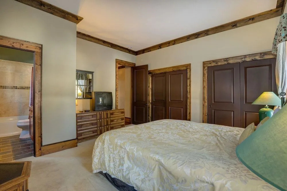 Soda Ridge 1608 - 8 Br Condo