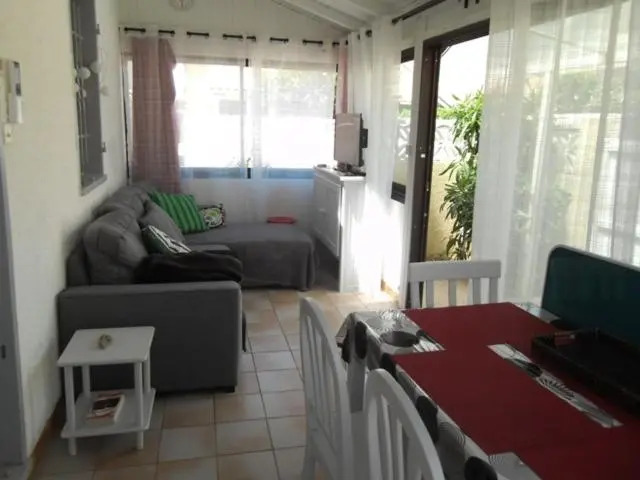 50m de la plage, adorable maison climatisée 2 chambres 5 couchages parking privatif LRVM52