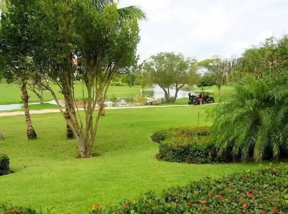 The Golf Suites