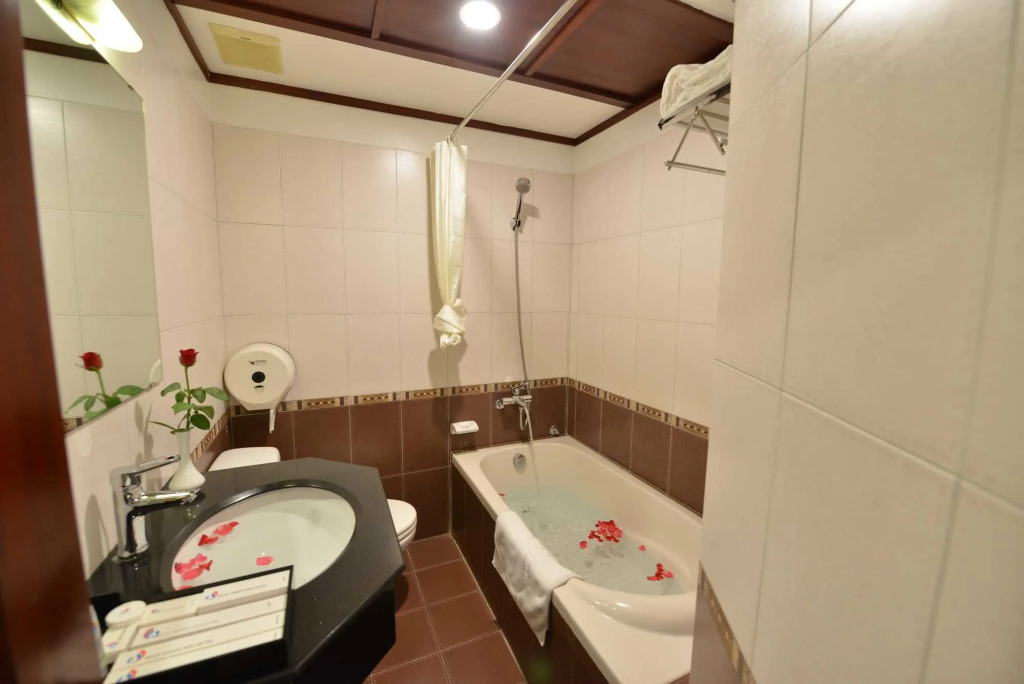 Blue Ha Noi Inn Legend Hotel