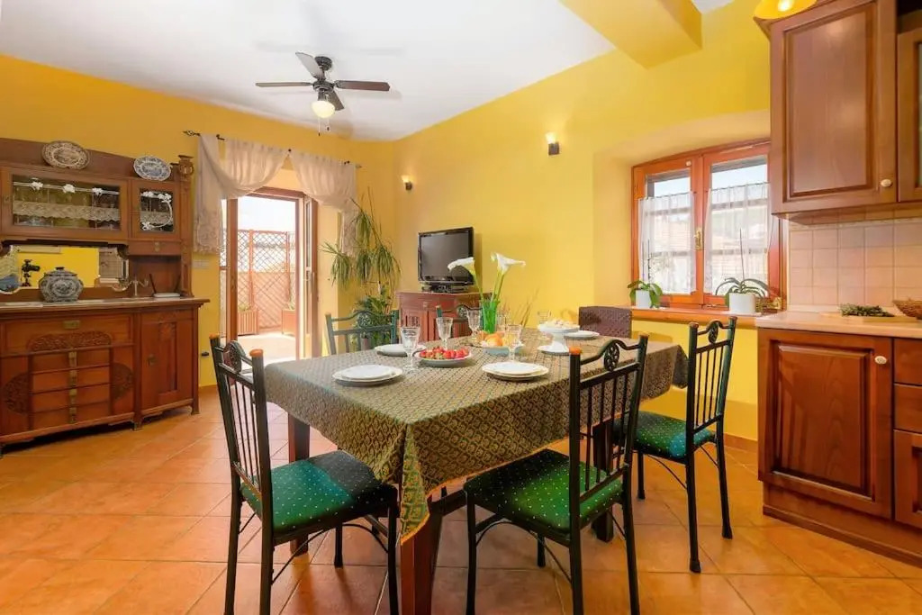 4 bedrooms seafront Villa LAURUS with heated pool for up to 8 people