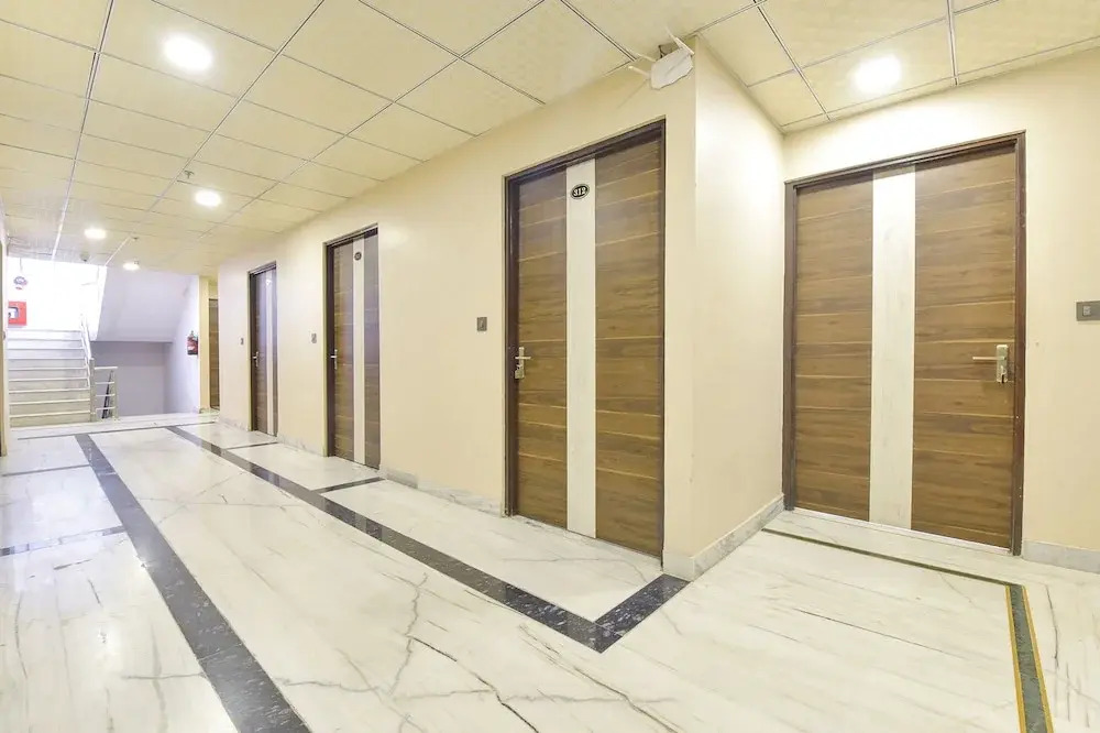 FabHotel Pearl Square