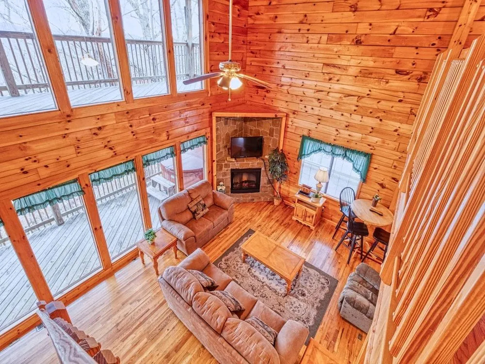 Hawks Point Lodge