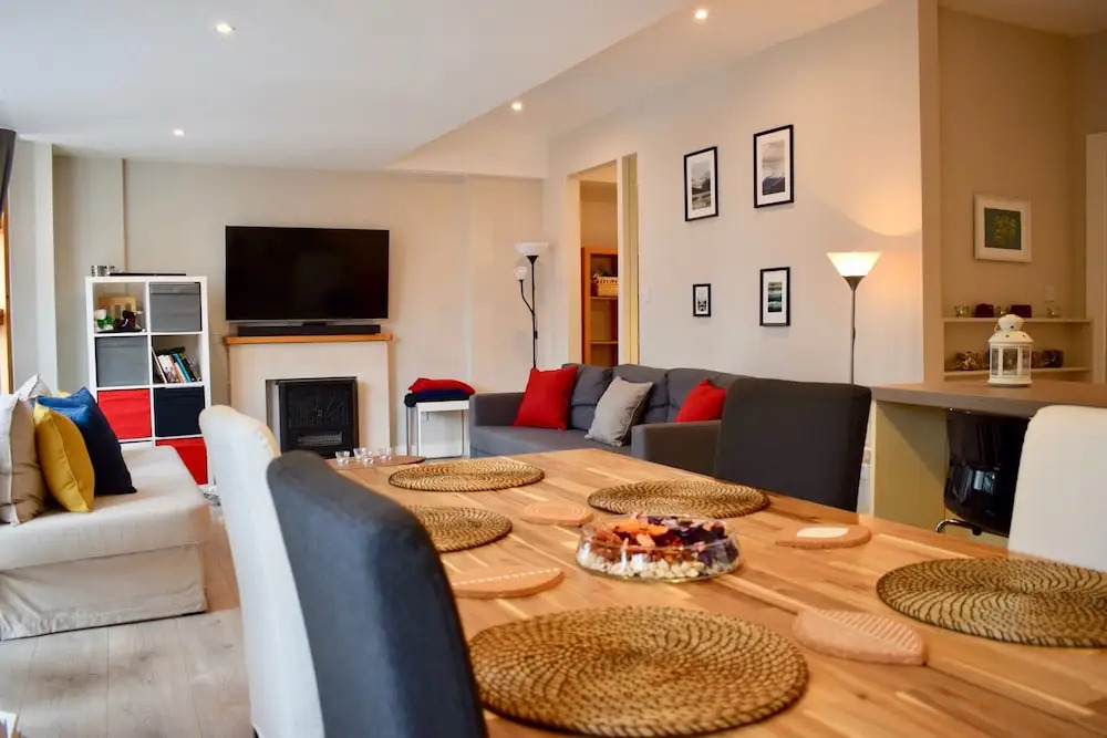 1 Bedroom Modern Apartment in Dublin Sleeps 4