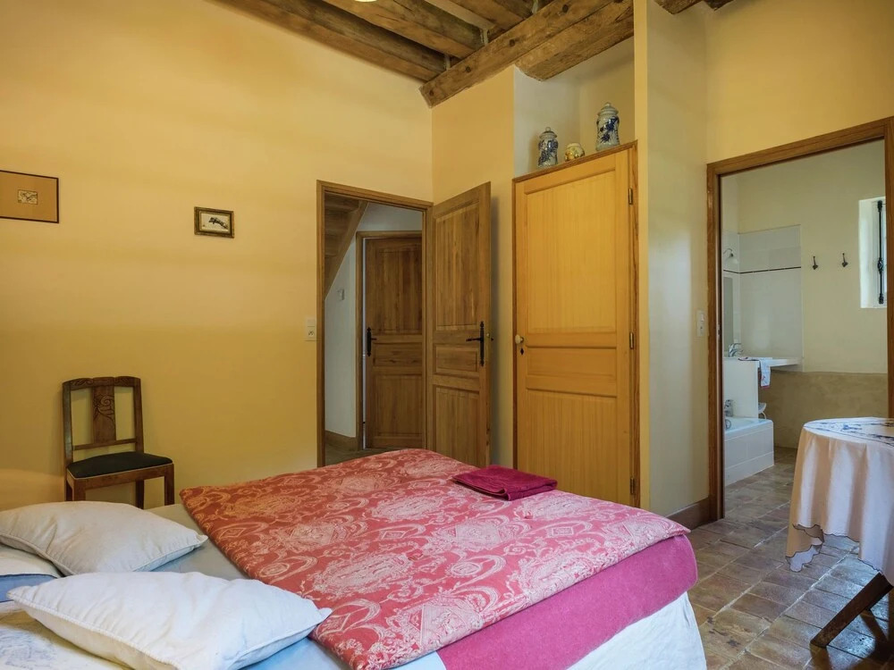 Historic Home Saint-Aignan by Lake