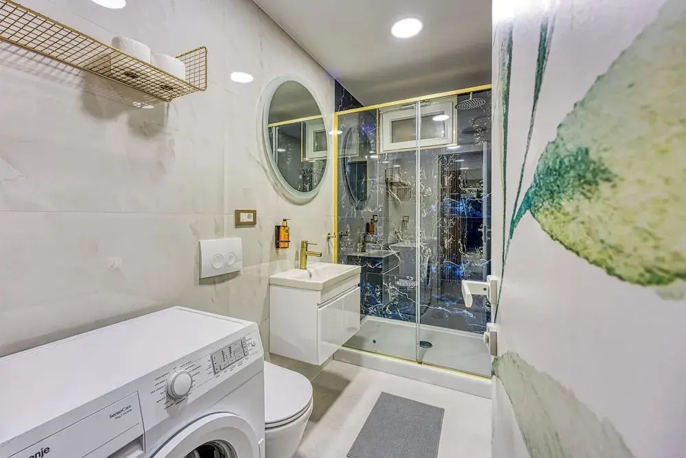 Boutique Downtown Studio with Balcony  1