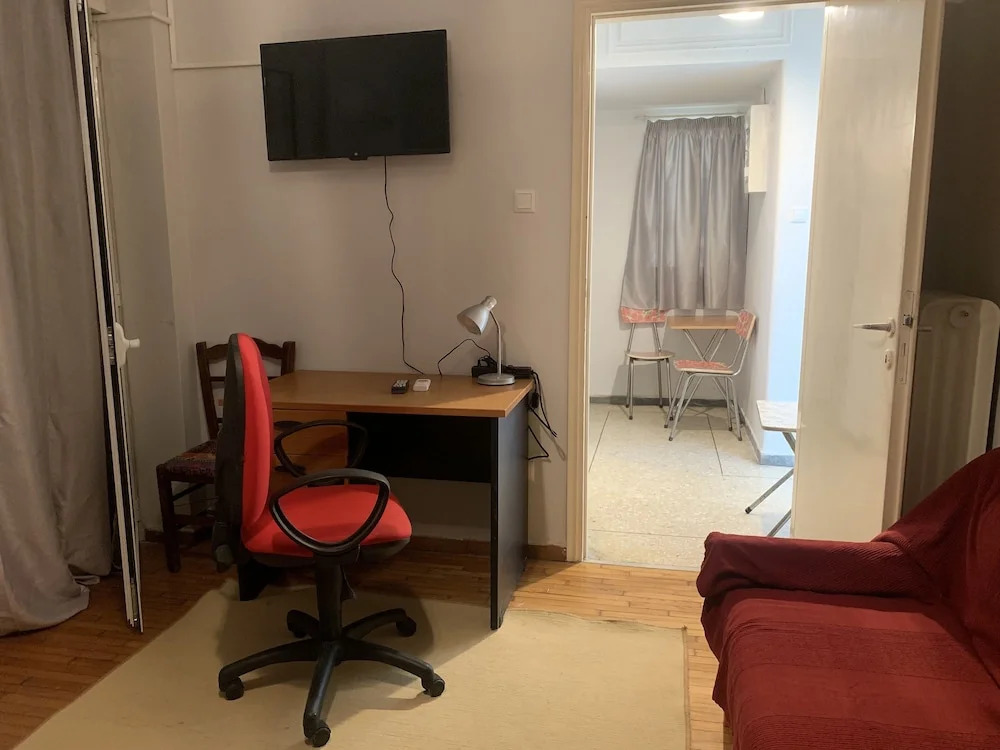 Stay central Athenian flat