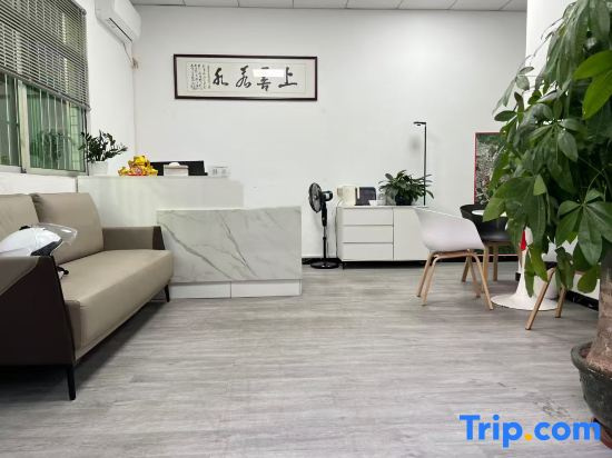Huiyou Hotel Apartment (Shi'ao Subway Station Branch, Maternal and Child Health Hospital New Campus)