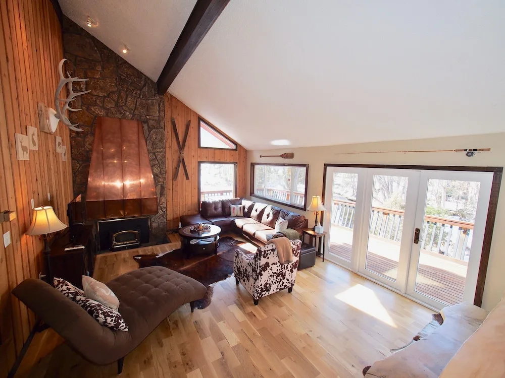 Rippling Waters- 4 Bedroom With hot tub on Chalk Creek 4 Bedrooms 2 Ba