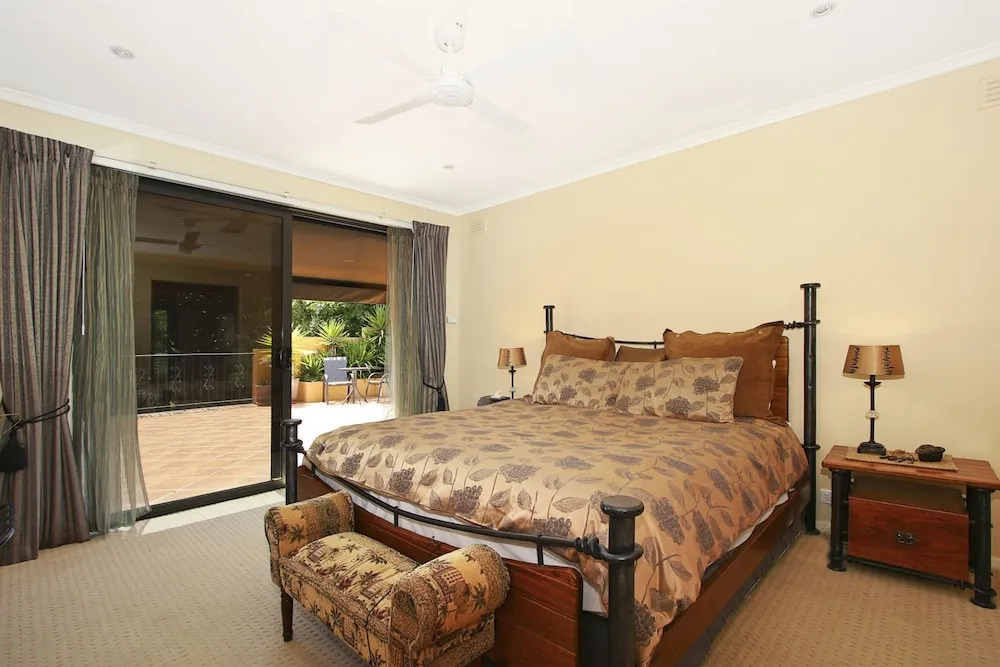 Canyons Bend - 5 Minute walk to shops and cafes