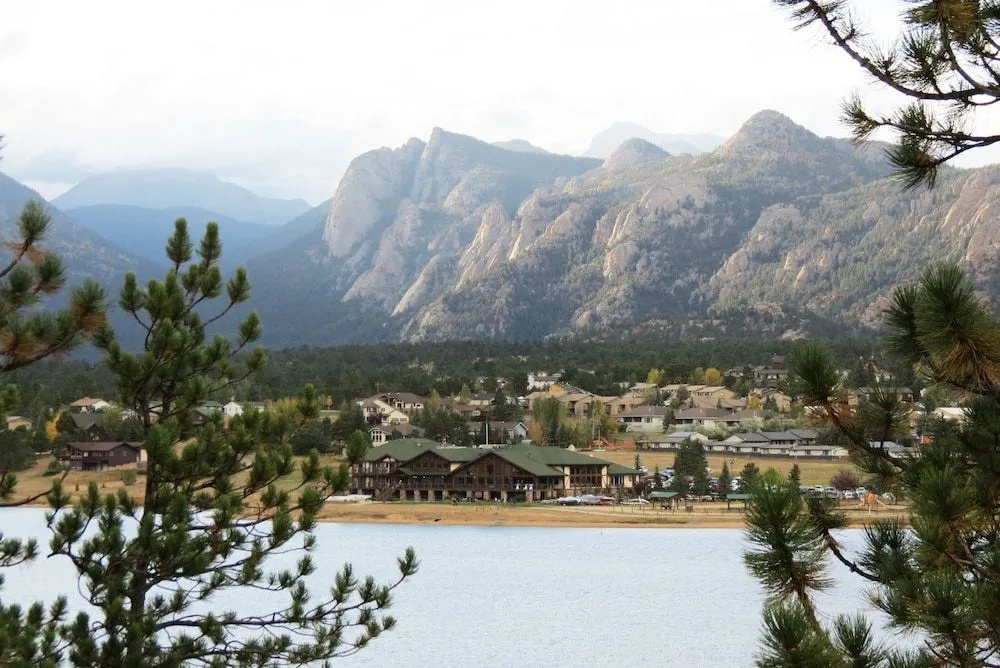 The Lake House - 3 Br Home