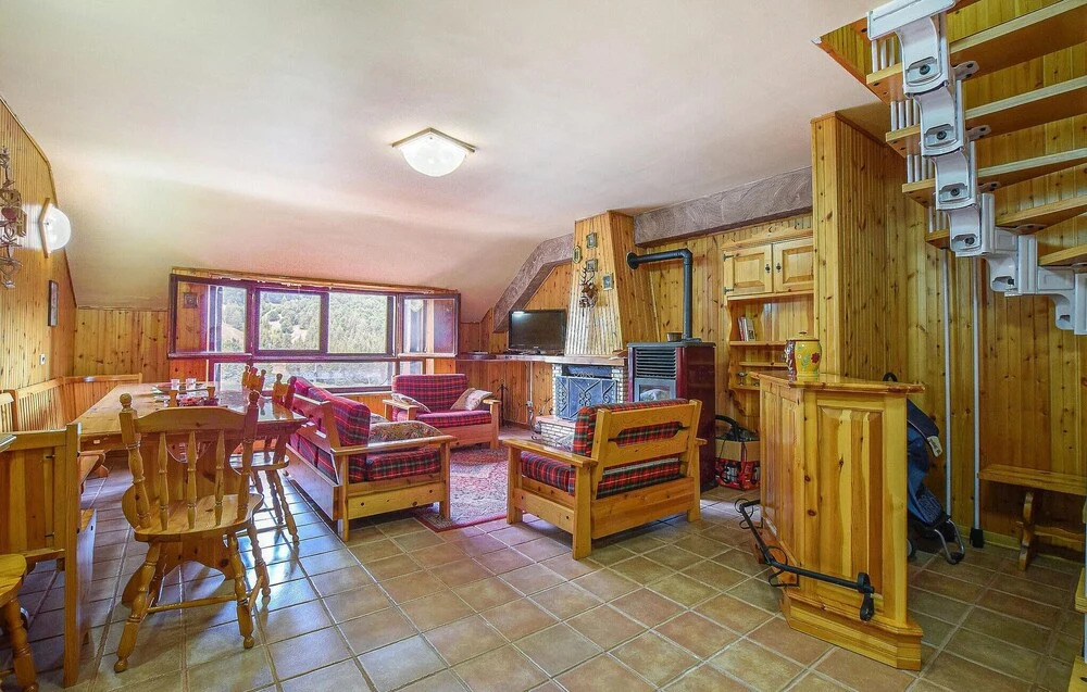 Beautiful Apartment in San Massimo With 2 Bedrooms and Wifi