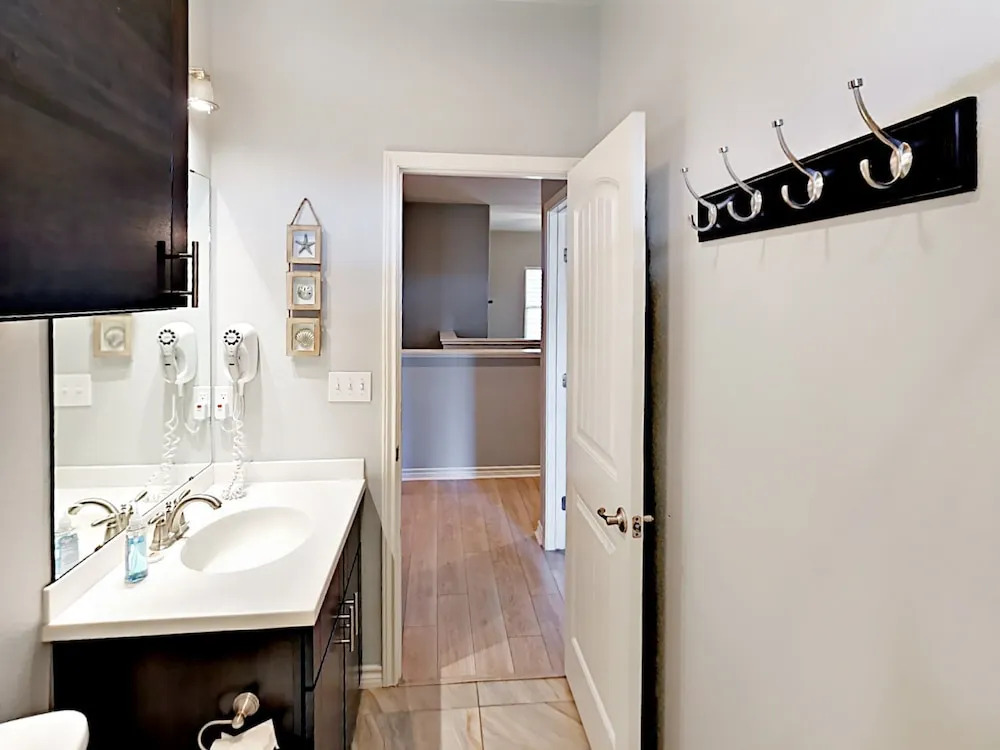 Walk To Beach 4br/3ba  - Port Aransas 4 Bedroom Townhouse