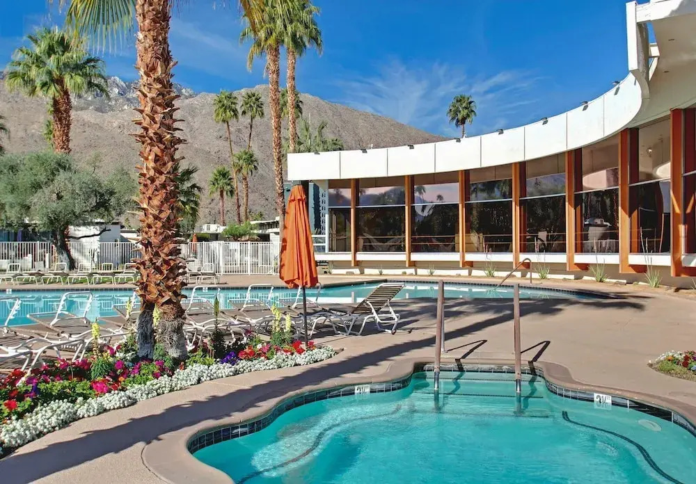 1957 Modern Hideaway