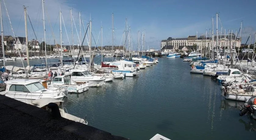SOWELL RESIDENCES Le Port