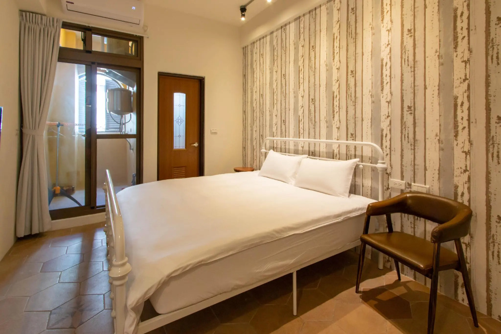 Love Inn