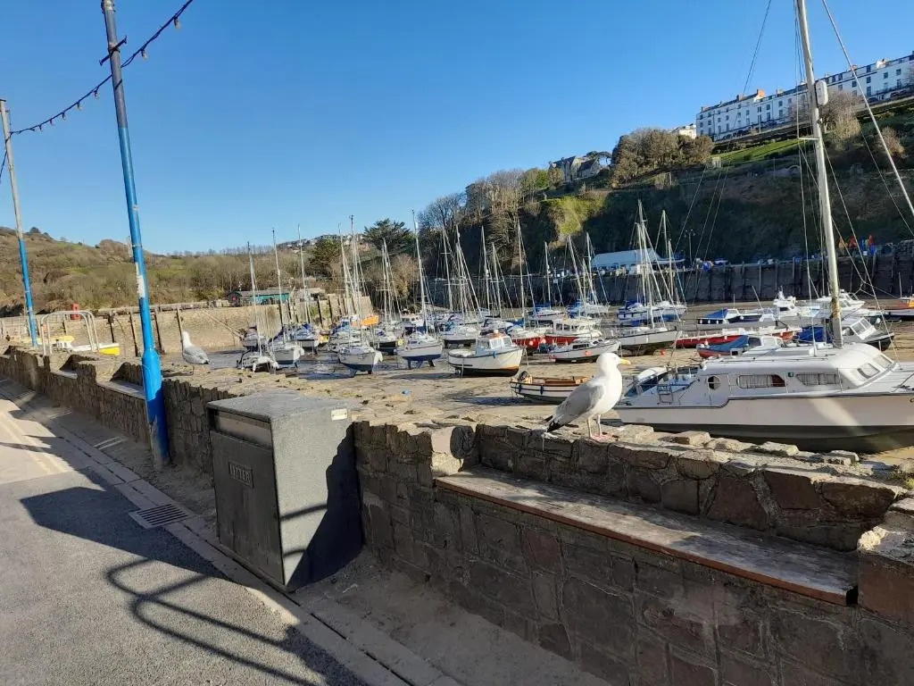 Cosy Apartment Close to Tunnels Beaches