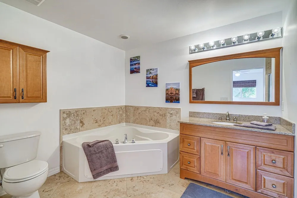 Canal-front Cape Coral Home w/ Fire Pit, By Beach!