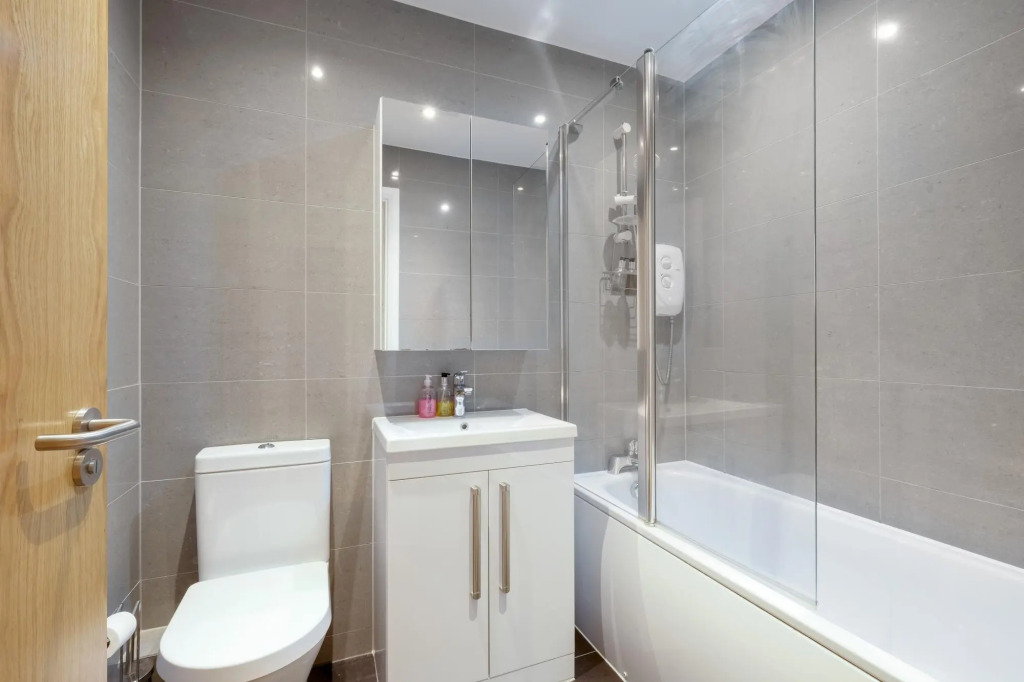 London Heathrow Living Serviced Apartments - Apt 2