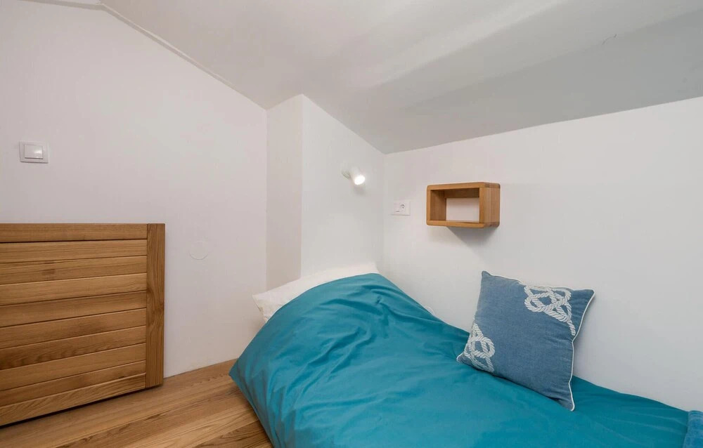 Amazing Apartment in Gajac With 2 Bedrooms and Wifi