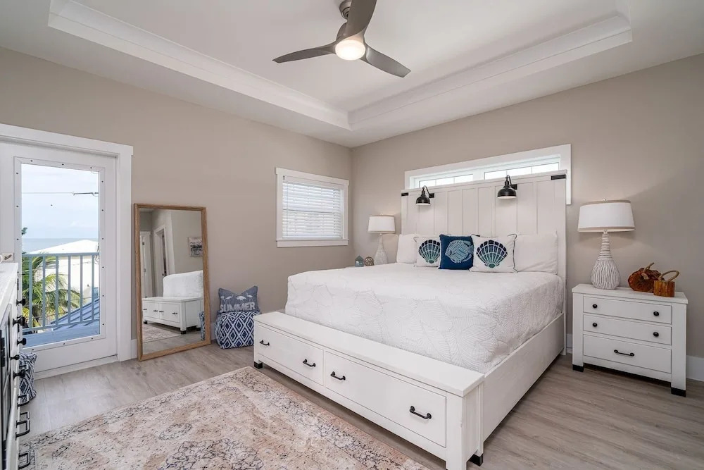661 Estero Blvd "beach To Bay" 5 Bedroom Home by RedAwning