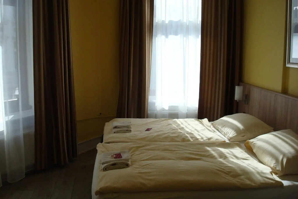 Hotel Kieler Hof - Hamburg Central Station