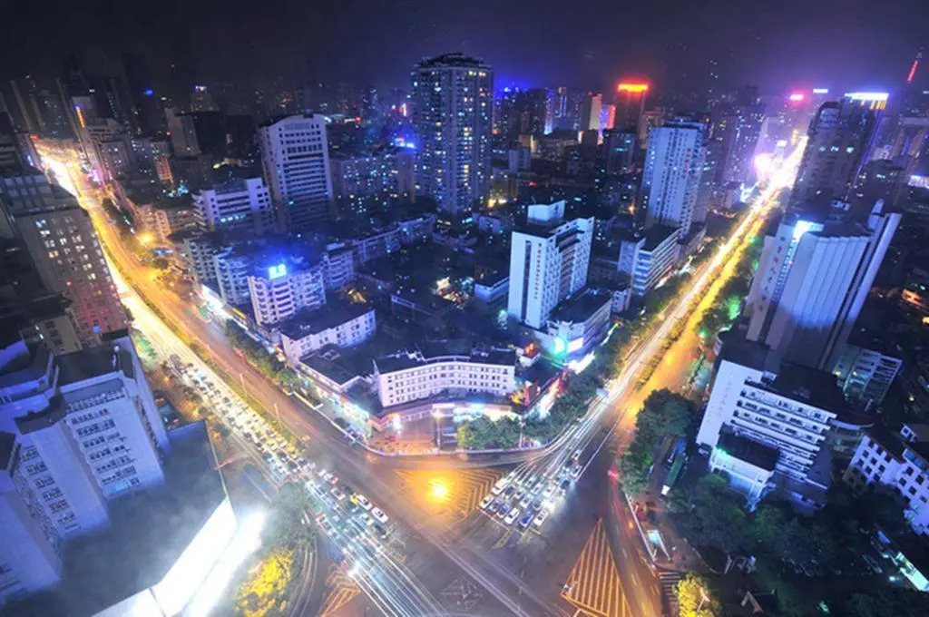 Bailing International Apartment Hotel