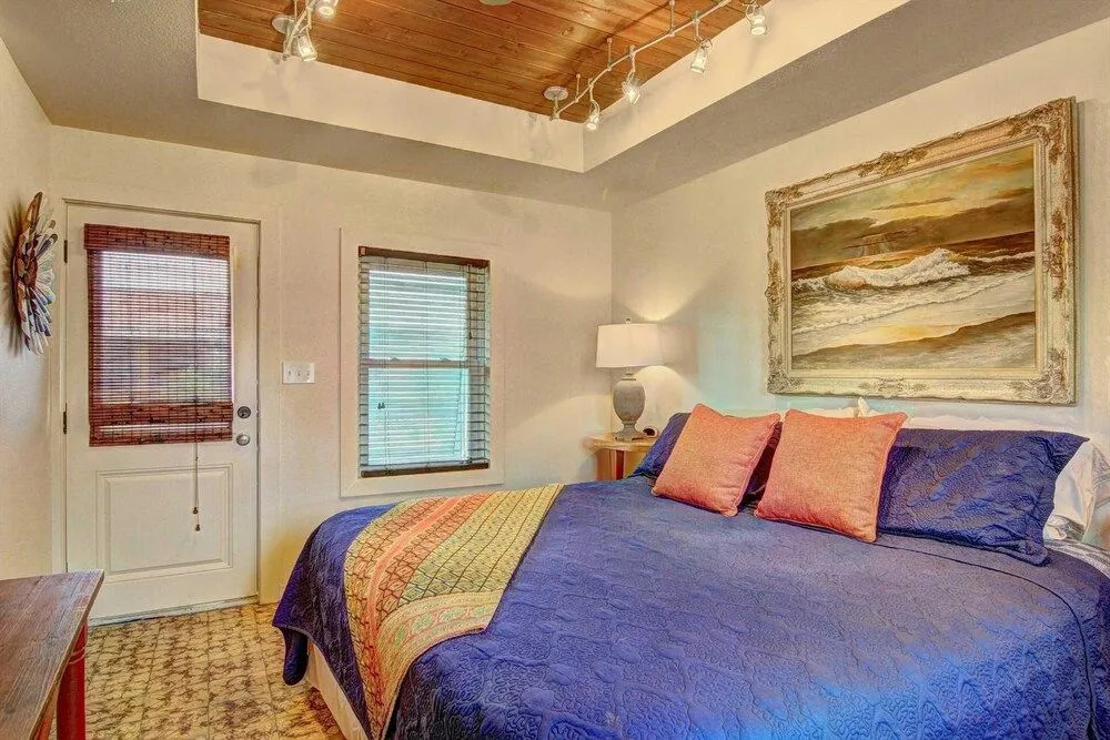 Lorna Beach - 1 Br Home