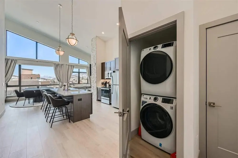 Brand New Penthouse, 5 Star Accommodations