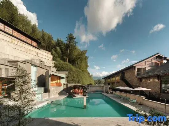 Lezhi Yunshen Resort