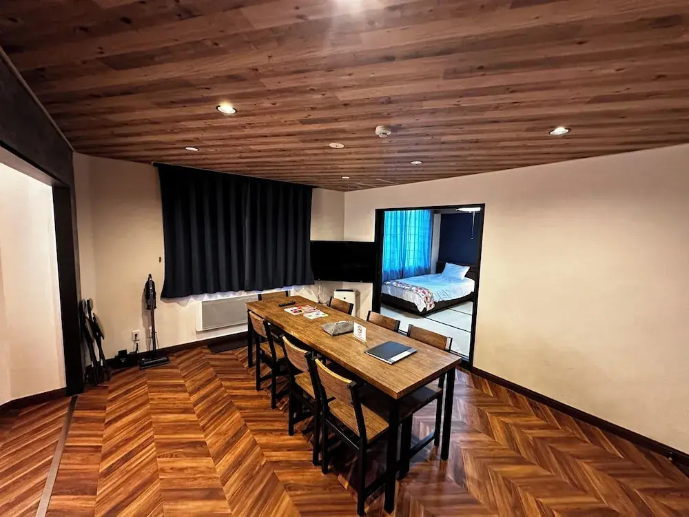 Economy Hotel Upashi
