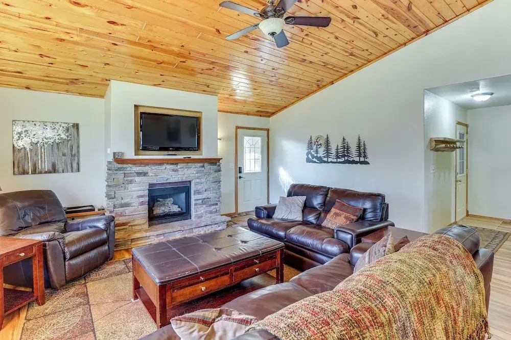 Lead Home in the Mountains w/ Hot Tub + Views!
